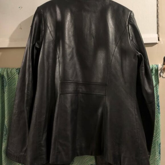 Vintage Women's Danier Leather Jacket - Picture 3 of 3